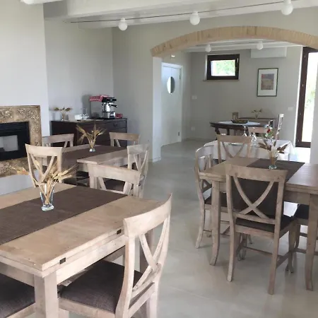 Colle Rosso Farm stay *