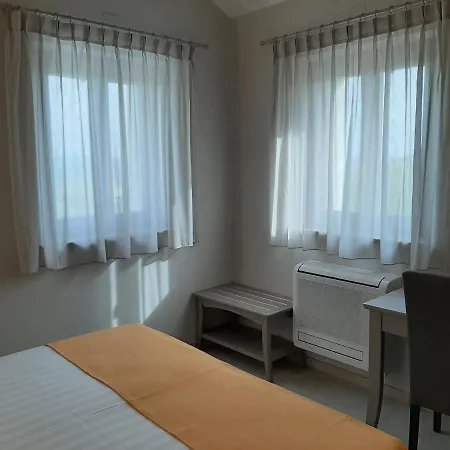 مزرعة للإقامة Colle Rosso *